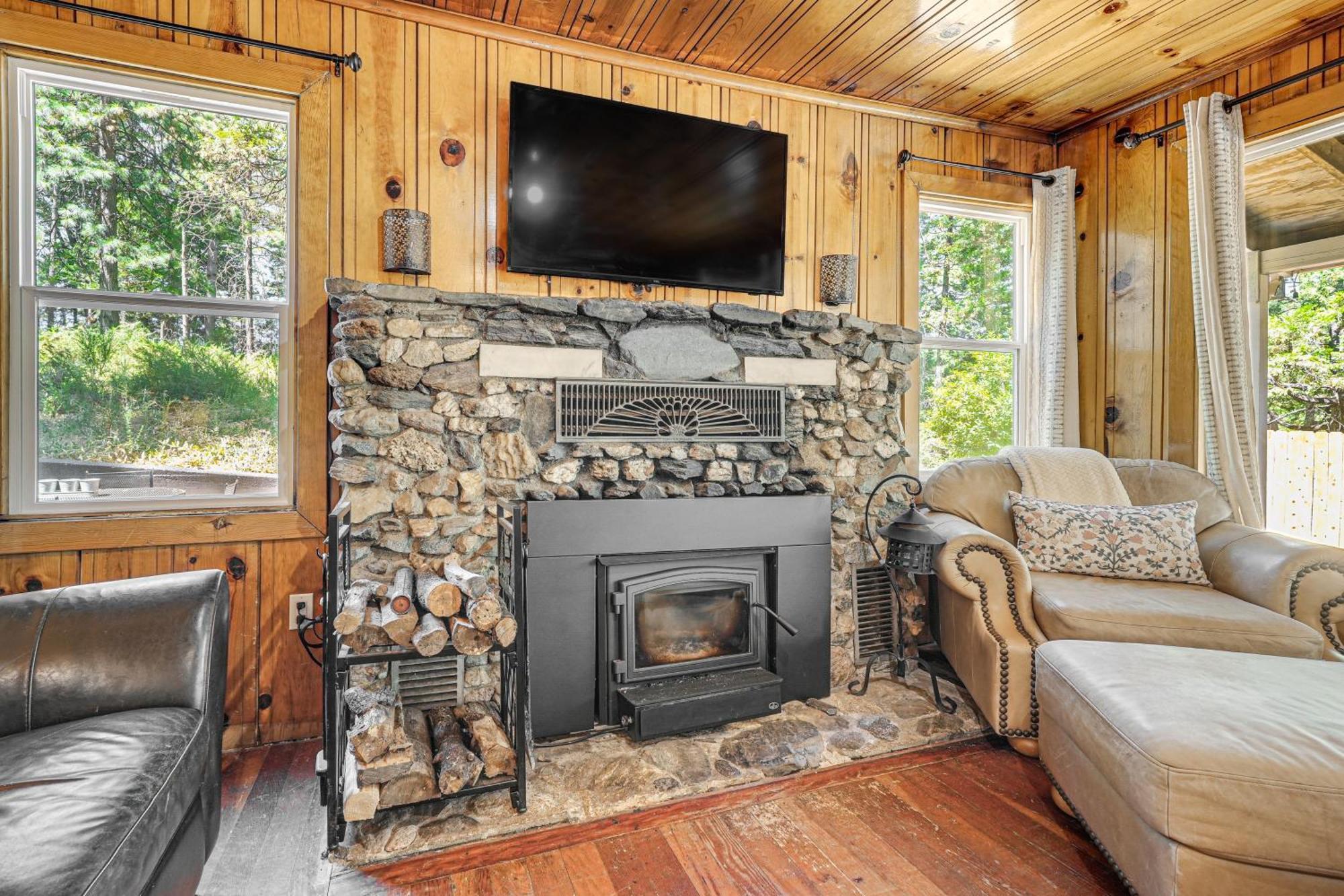 Cozy Murphys Cabin With Fire Pit, Walk To Winery! Villa Exterior photo